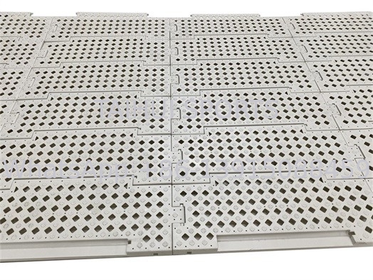 Split-Type Verriegelung Synthetischer Gürtel Stoßklemmen Basketballplatz Tischtennisboden 333,4 mm Höhe 17 mm Für Stadionsport