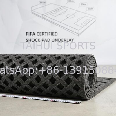 FIFA-zertifizierte Schockpolster-Unterlage mit Rautenlochdesign für Kunstrasen-Sportfelder mit individueller Länge