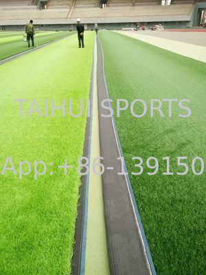 FIFA-Standard-Kunstrasen, vorgefertigter PE-Schaum, Stoßdämpfungsunterlage, 10 mm, 12 mm Wasserableitung, Fußballplatz